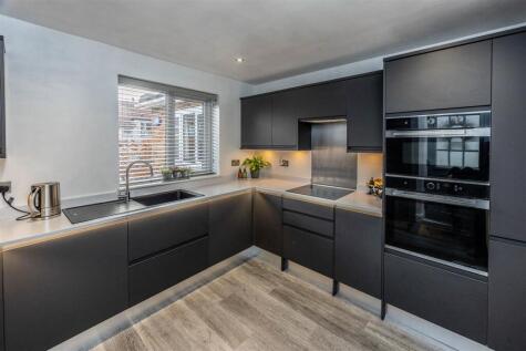 Moorside Road, Kirkheaton, Huddersfield, HD5