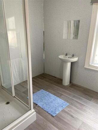 6 bed House Share to rent Image 5
