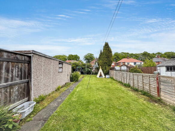 2 bed Semi-Detached Bungalow for sale Image 10
