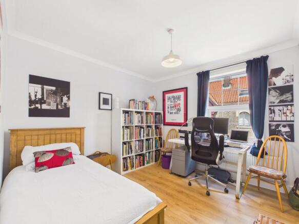 3 bed Terraced for sale Image 12