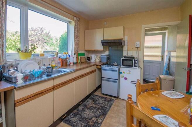 KITCHEN/BREAKFAST ROOM