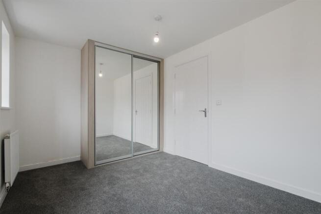 3 bed Terraced to rent Image 12