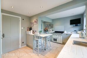 5, Elmwood Road, Redhill RH1 2JD