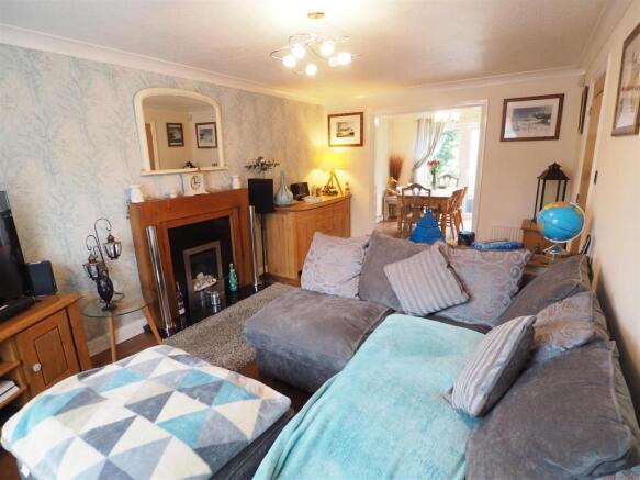 Lounge Into Dining Room 759