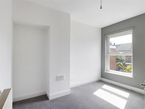 2 bed House to rent Image 6
