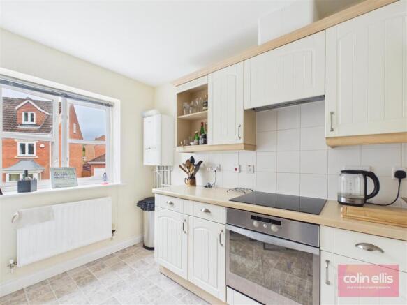 2 bed Flat for sale Image 7