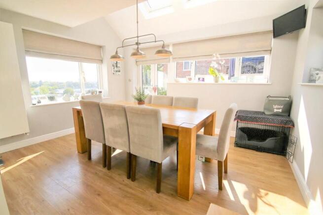 Kitchen diner