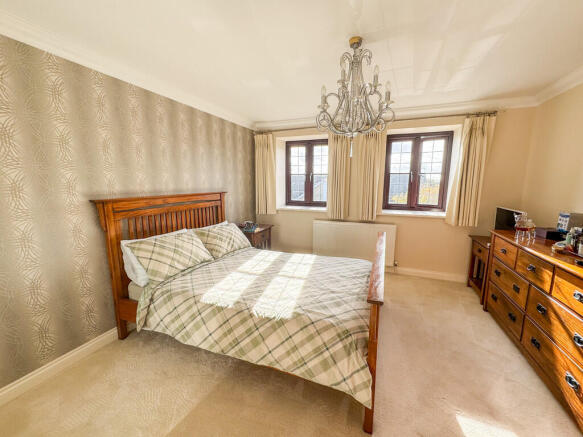 bed 2 image 3