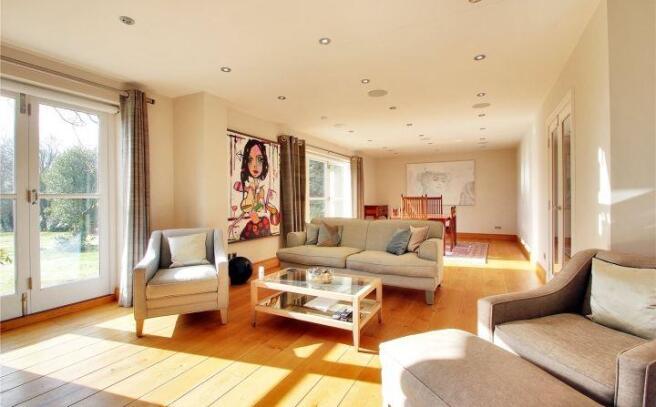 Sitting/Dining Room