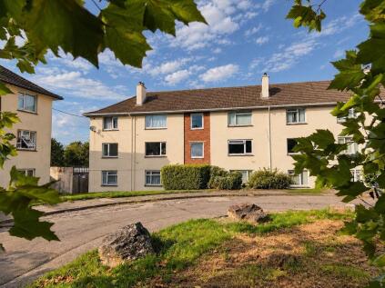 Fegen Road, St Budeaux, Plymouth. Beautifully Presented 2-Bedroom Flat With Woodland Views & Stunning Communal Gardens