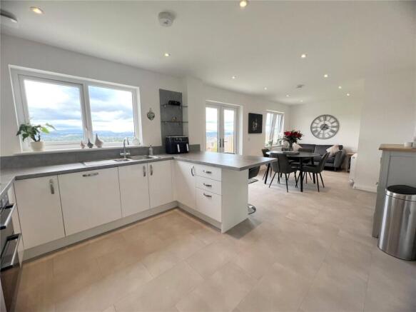 8 Kenilworth Road, Slackbuie, Inverness, IV2 photo 4
