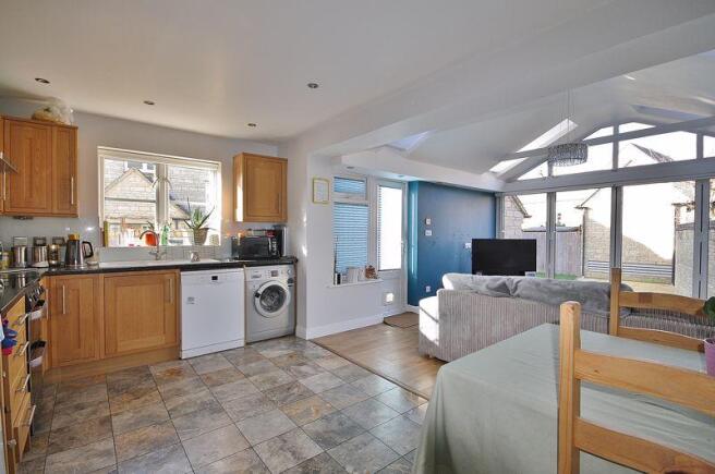Kitchen/Dining...