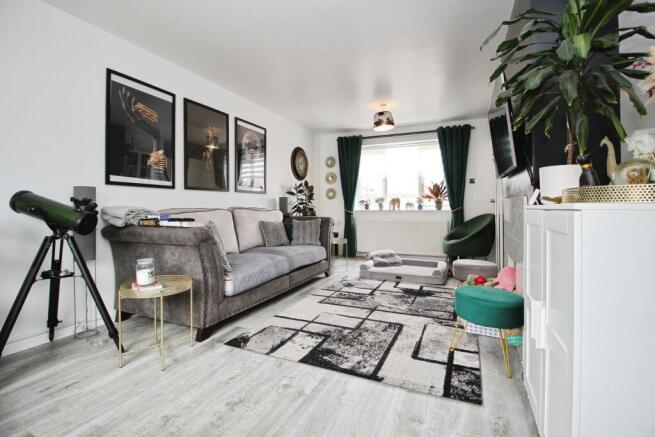 3 bed Semi-Detached for sale Image 8