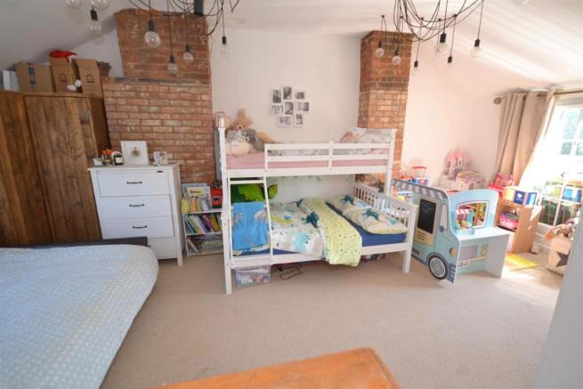 Bedroom1-003.JPG