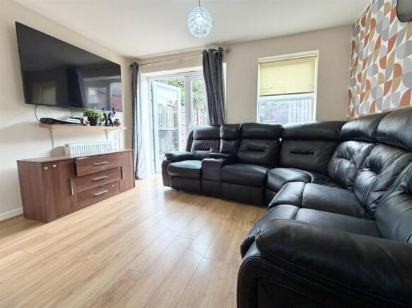 Lounge/Kitchen