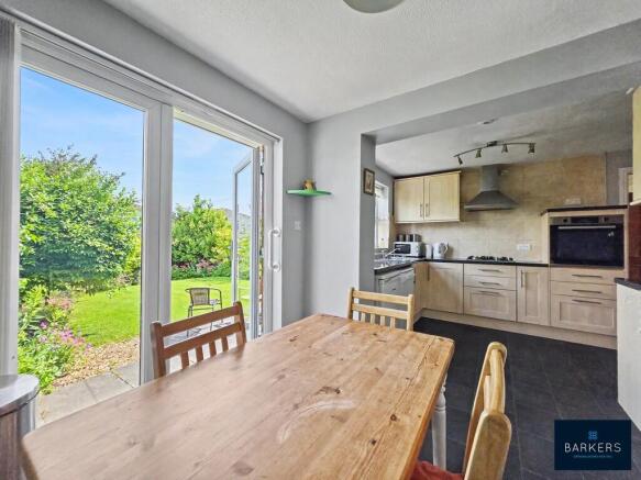 4 bed Detached for sale Image 6