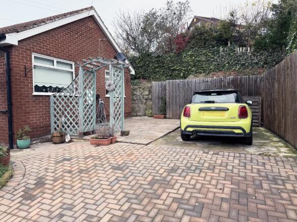 2 bed Detached Bungalow for sale Image 7