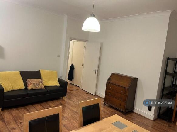 Lounge/Dining Area