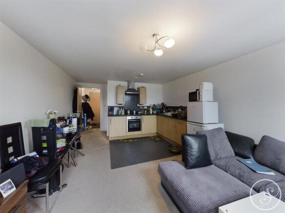 2 bed Duplex to rent Image 4