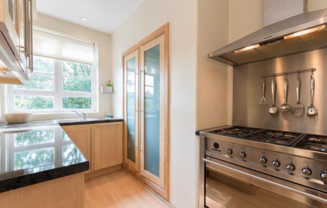 39 Melford Court-9