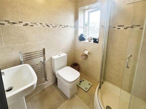 3 bed Semi-Detached to rent Image 11