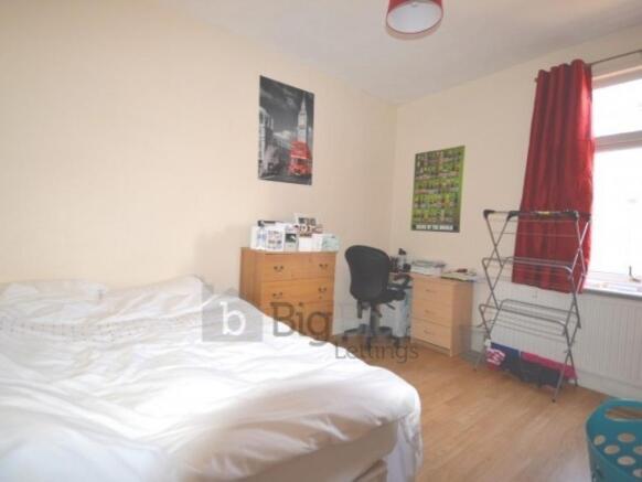 5 bed House Share to rent Image 6
