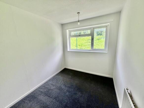 3 bed House to rent Image 8