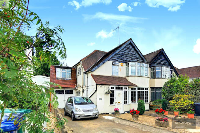 4 bed semi-detached house for sale The Vale, Lond