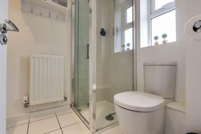 Ensuite to Bed 1