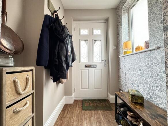 3 bed Semi-Detached to rent Image 5