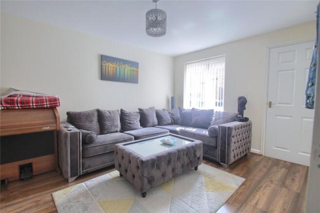 3 bed Semi-Detached for sale Image 3