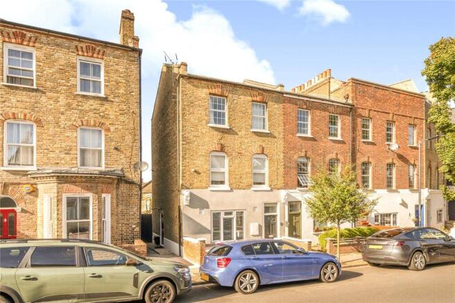 1-bed semi-detached on Crystal Palace Road, London, SE22, £425,000