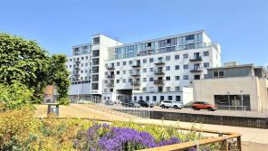 Flat 29, Swan Court, Waterhouse Street, Hemel Hempstead HP1 1DS