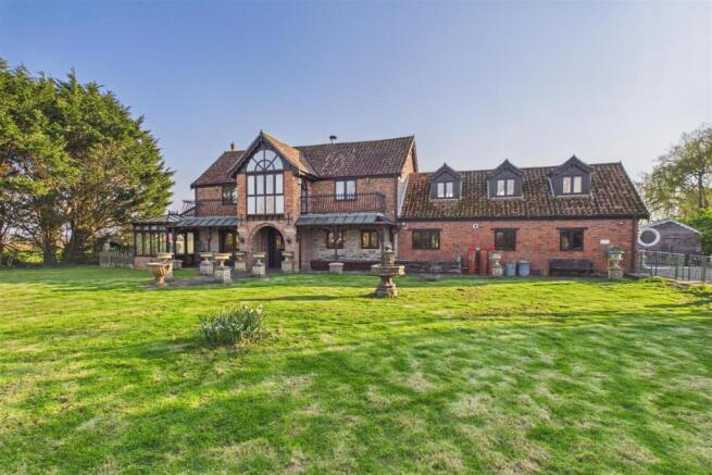 Lake House Barn, Lake House Lane, East Brent, High