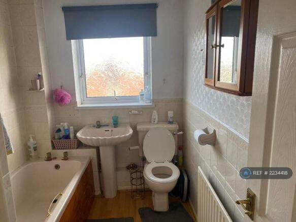 Photo 11: Bathroom