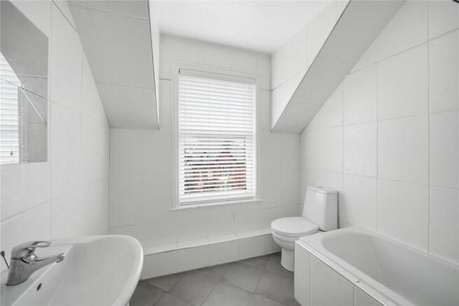 2 bed Apartment to rent Image 9