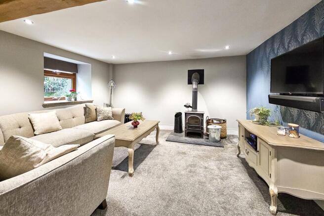 4 bed House for sale Image 6