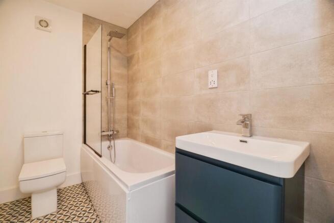2 bed Flat for sale Image 9