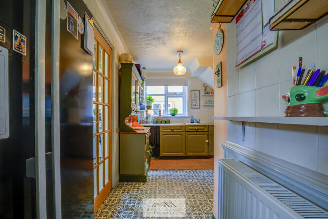 3 bed Semi-Detached for sale Image 8