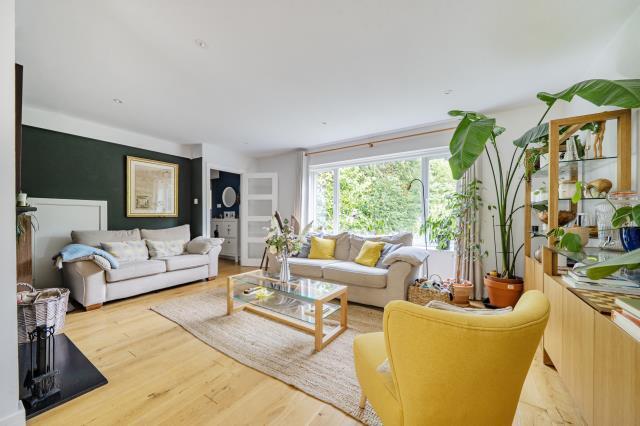 Green Hill Close, High Wycombe photo 4