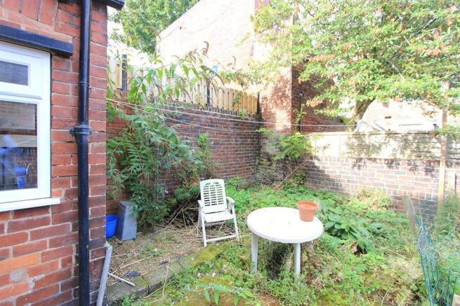 4 bed Terraced to rent Image 10