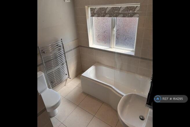 2 bed Maisonette to rent Image 11