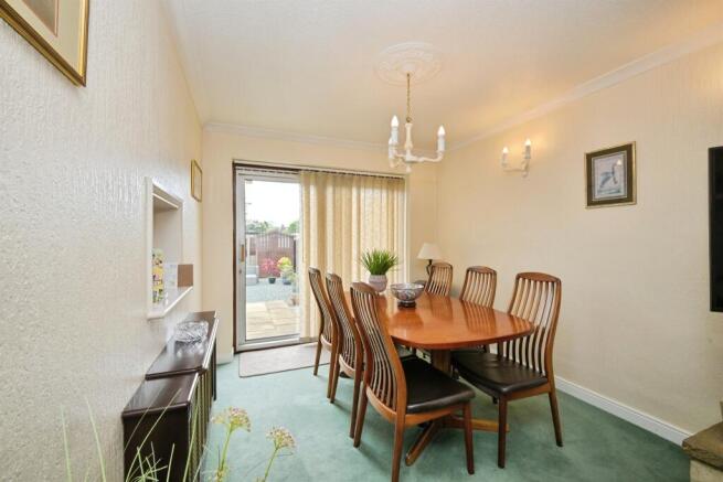 Ranworth Avenue, Hoddesdon photo 4