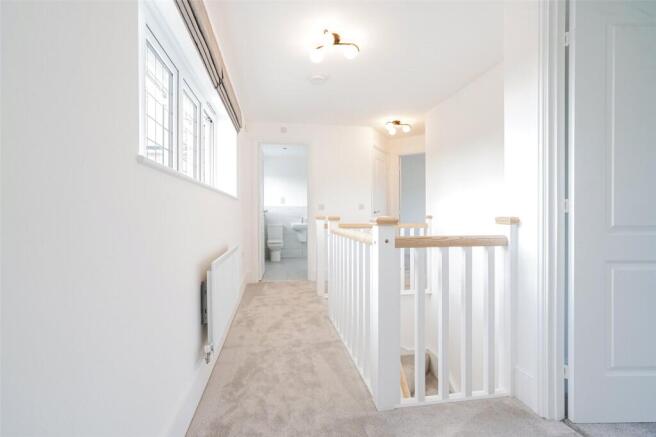 4 bed Detached for sale Image 12