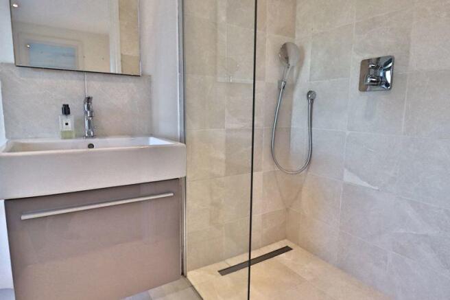 En Suite to Be...