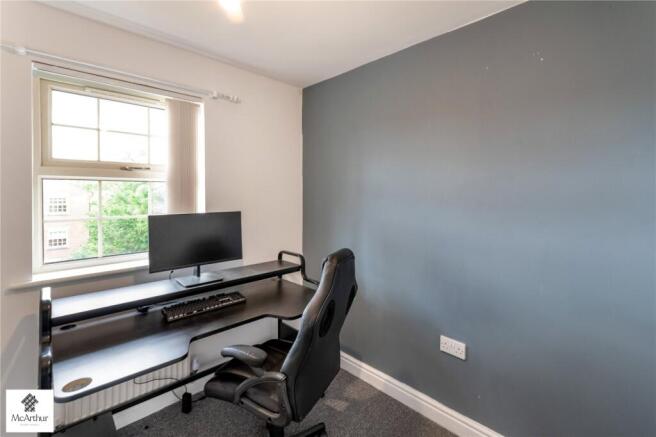 4 bed House for sale Image 11