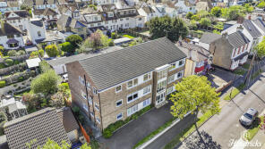 7, Fernleigh Court, Fernleigh Drive, Leigh-on-sea SS9 1LH