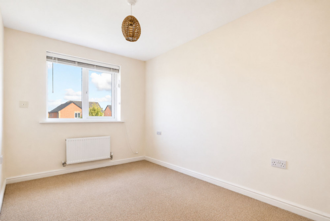 3 bed Semi-Detached to rent Image 11