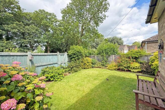 2 bed Semi-Detached for sale Image 10