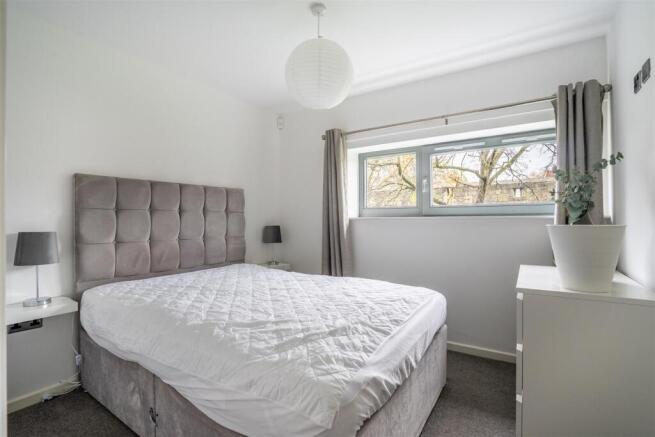 2 bed Apartment to rent Image 6